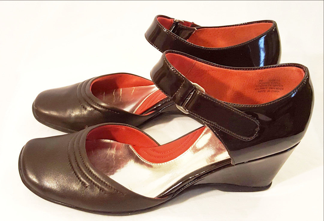Kenneth Cole Power Thrill VO Wedges